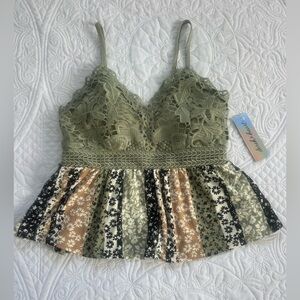 Derek Heart Babydoll Style Crop Top in Green Lace and Floral Print, Large Size M